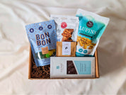Boîte Gourmande Azur sucré-salé avec chocolats, bonbons frais et lupins rôtis du Québec