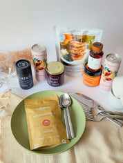 Produits brunch Maison Zoe Ford, Les Siffleux, Kanel, La Lichée et Stratera Spirits présentés sur table
